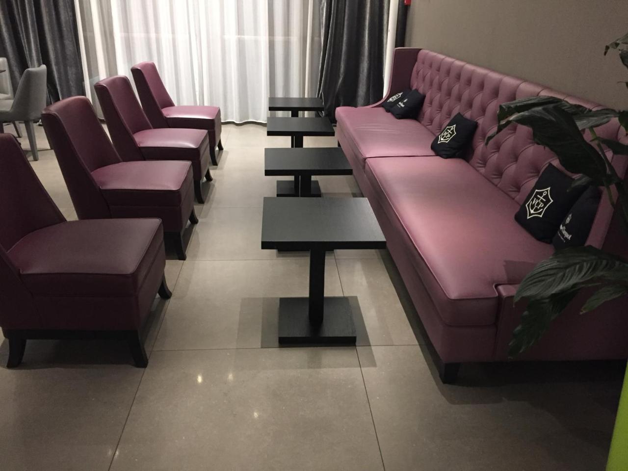 Link124 Hotel Парма Экстерьер фото