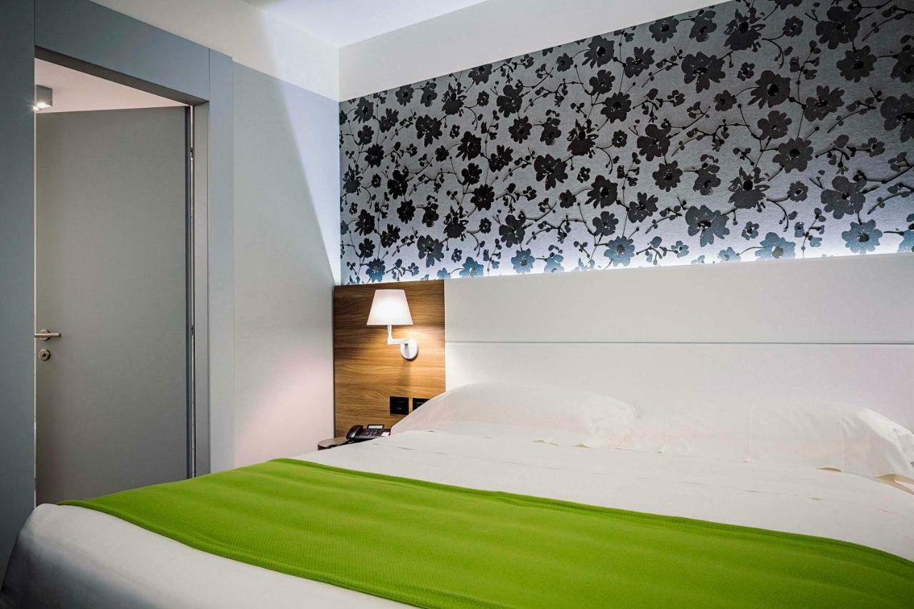 Link124 Hotel Парма Экстерьер фото