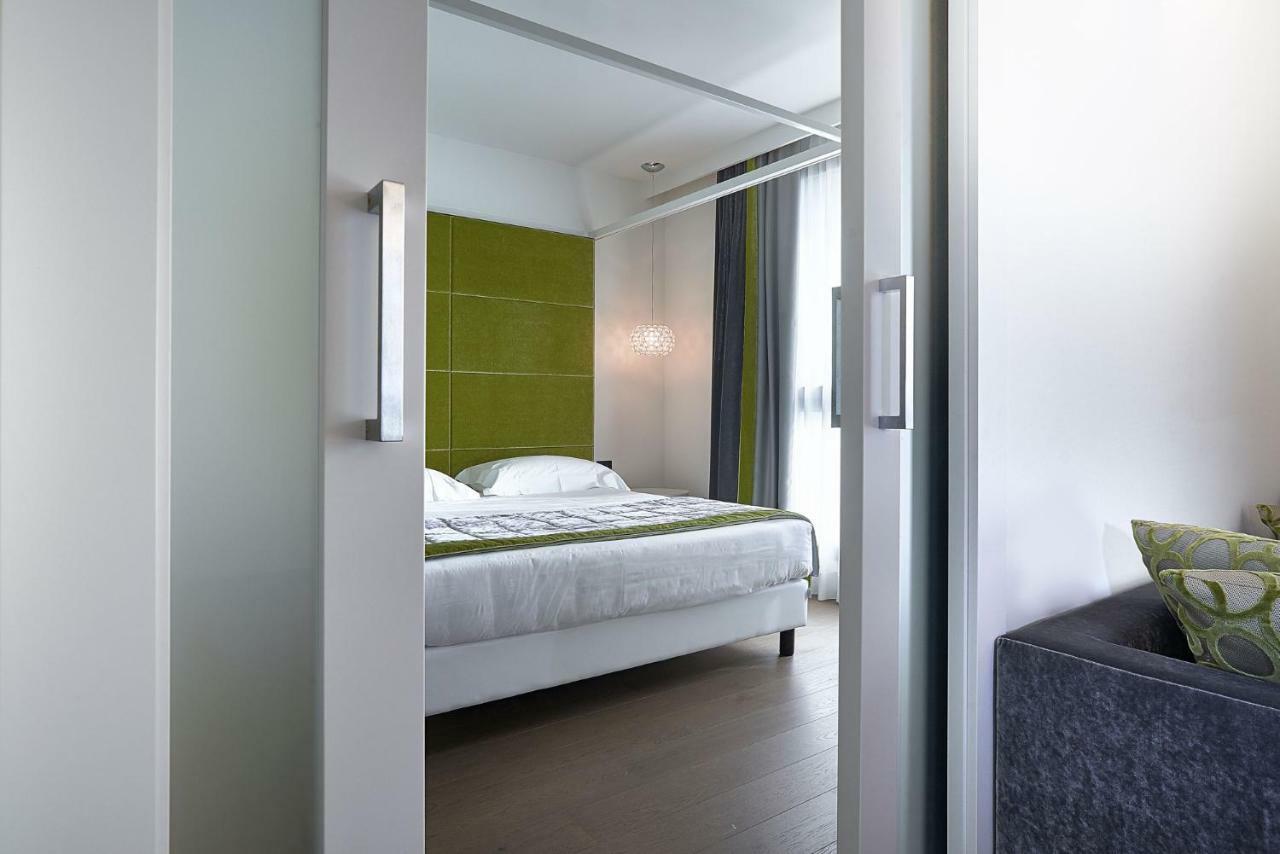 Link124 Hotel Парма Экстерьер фото